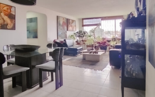 Apartamento en venta en La Alhambra